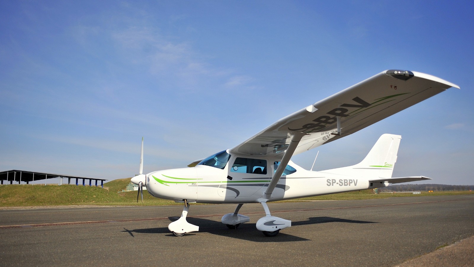 Sirius in Green TLULTRALIGHT Aircraft