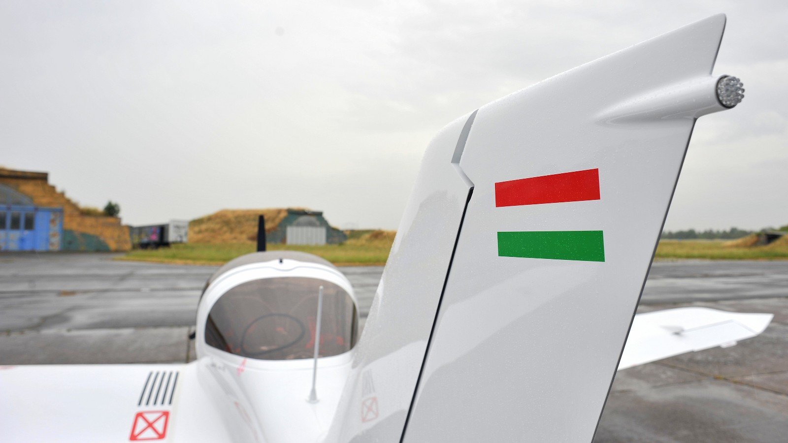 Sting with retractable landing gear headed to Hungary. TLULTRALIGHT