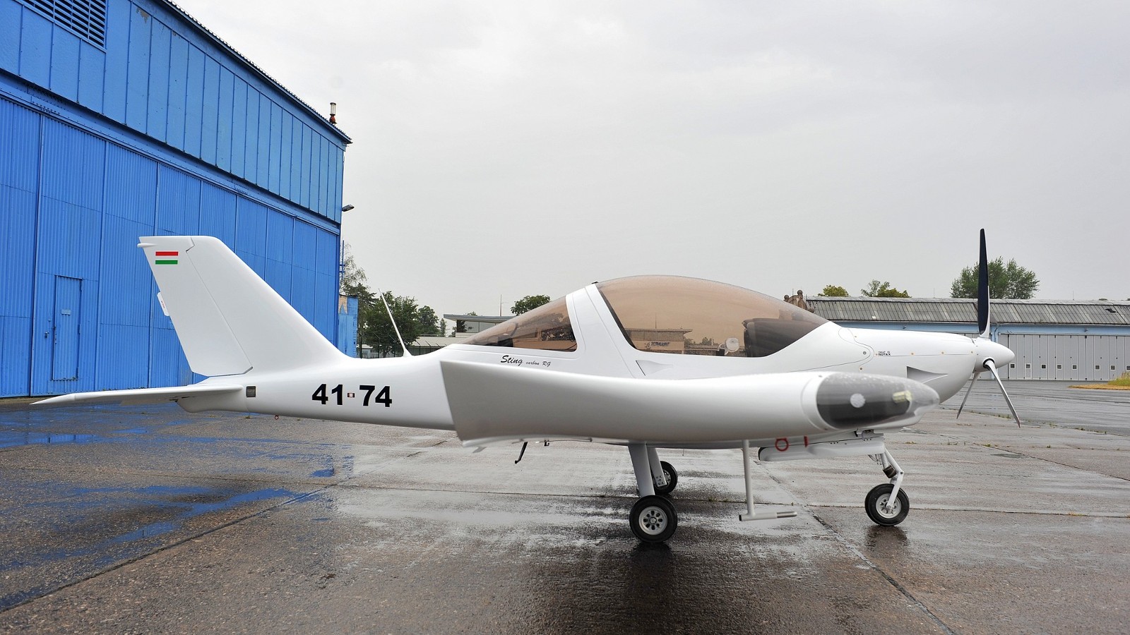 Sting with retractable landing gear headed to Hungary. TLULTRALIGHT