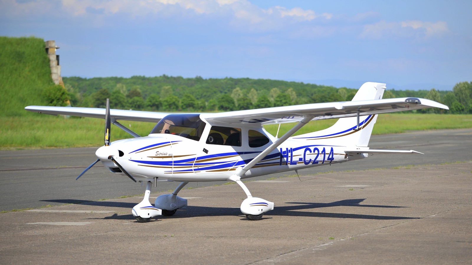 customer from faraway south korea longed for the high-wing plane